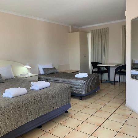 Biloela Palms Motor Inn Exterior photo